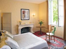 Logis Hôtel Le Plantagenêt，位于希农的酒店