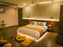Four Leaf Hotel - Sapphire Blue, Varanasi，位于瓦拉纳西瓦拉纳西机场 - VNS附近的酒店