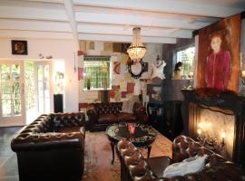 Atelier house with hot tub，位于Sleen的Spa酒店