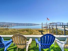 Spacious Lakeport House on Clear Lake with Dock，位于Lakeport的酒店