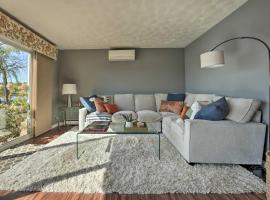 Spacious Delton Home with Fire Pit and Lake Views，位于Delton的酒店