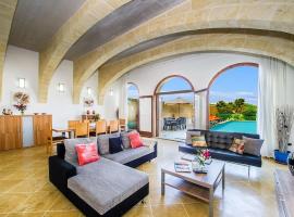 The Arches Holiday Home，位于Kerċem的乡间豪华旅馆