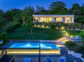 Villa Anna, Luxury and private pool，位于阿尔巴的酒店