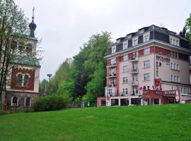 Hotel Richard Spa & Wellness，位于玛丽亚温泉的酒店