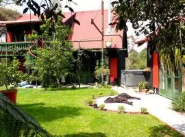 Quirky Woods - Glamping Cabins at Maketu