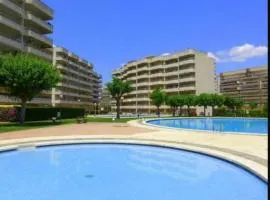 Apartamento en Salou con 3 piscinas junto a Port Aventura