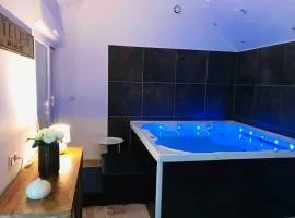 Maison de charme avec jacuzzi.