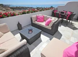 Deluxe Apartment on the Beach