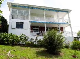 Maison de 3 chambres a Deshaies a 200 m de la plage avec vue sur la mer jardin clos et wifi