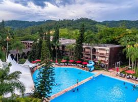 Hotel Internacional Gravatal，位于格拉瓦塔尔的酒店