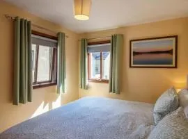 Ground Floor Apartment Twin King bed option Free parking