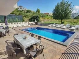 Villa La Famiglia with private heated pool