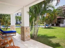 Golf Condo A1 F1: Nice view and access to the largest pool in Hacienda Iguana!