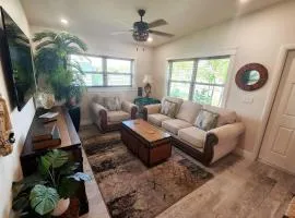 Bali Bungalow - Downtown Cocoa Beach