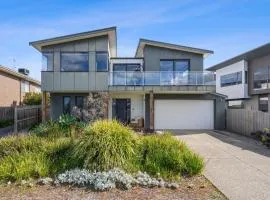 Sea View Beach House 11a