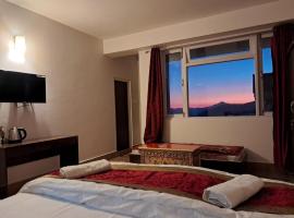 The Sherpa's Abode，位于甘托克哈努曼托克寺附近的酒店
