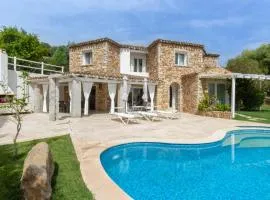 Villa Ginestra con piscina e giardino privato a 500 mt dal mare