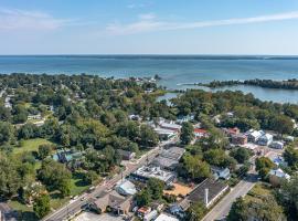 The Chesapeake Inn，位于Urbanna的宾馆