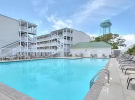 3 Bedroom Condo, Ocean Views & Short Walk to Beach!