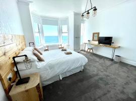 Môr Heli Guest House Criccieth，位于克里基厄斯的海滩酒店