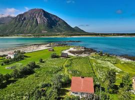 Koselig hus med strandlinje，位于Strønstad的海滩短租房