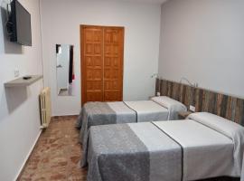 Hotel Atalaya，位于Sarrión的酒店