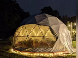 Seaside Glamping@Heritage Chalet，位于新加坡的豪华帐篷营地