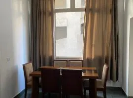 Apartamento na praia com estacionamento Pé na areia Guarujá