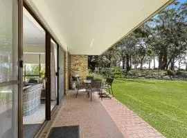 Bay Parklands, 19 2 Gowrie Avenue - ground floor unit with water views & Wifi