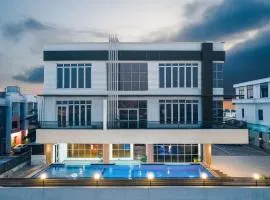 Aveon Hotel，位于阿布贾纳姆迪·阿齐基韦国际机场 - ABV附近的酒店