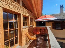 Magnifique et cosy chalet La Marmotte, St-Martin, Val d'Hérens，位于Saint-Martin的木屋