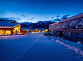 Boutique Hotel Pellas，位于VellaTriel - Hitzeggen Ski Lift附近的酒店