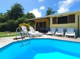Villa de 2 chambres avec piscine privee jardin clos et wifi a Le Marin a 1 km de la plage