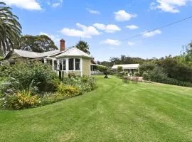 Clovelly Cottage