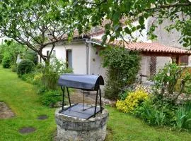 Maison de plain-pied avec jardin clos, jeux enfants, vélos, animaux acceptés, proche Montbron - FR-1-653-6