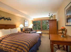 3309B - Queen Standard Powderhorn Lodge condo，位于索利图德的酒店