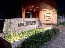The Henry Hotel Roost Bacolod，位于巴科洛德新贝克鲁机场 - BCD附近的酒店
