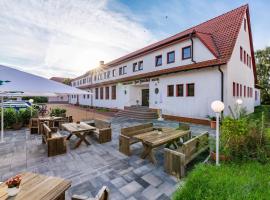 Hotel & Restaurant Zur Zwiebel，位于佩讷明德的酒店