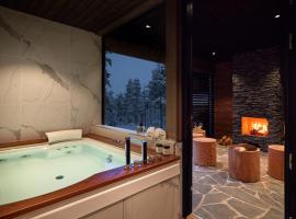 VALO Ice Cube Villas，位于萨利色尔卡的Spa酒店