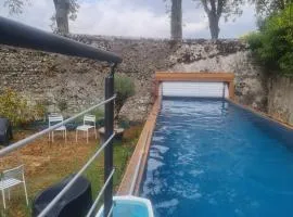 Gîte de la Mignonerie du Château de Jallanges pour 19 personnes avec 4 ou 7 chambres