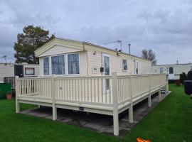 6 berth 3 bedroom Northshore Skegness FREE WIFI，位于斯凯格内斯的酒店