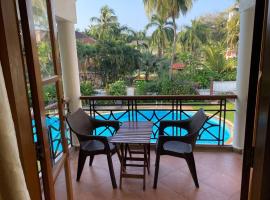 2BHK Pool Facing Beachside Luxury Homestay In South Goa，位于贝托贝提姆的海滩酒店