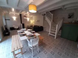 Maison de charme avec équipements bébé, vélos, fibre, proximité rivière - Coulonges - FR-1-653-127