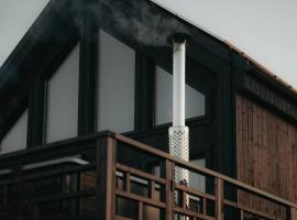 Akmeni Nature Resort，位于Tome的带泳池的酒店