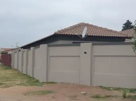 Zondile's guest lodge