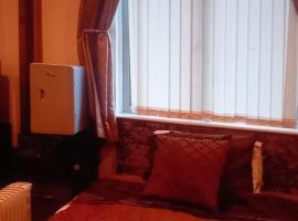 Leicester City centre en suite budget room for 1 in 2 bed apartment，位于莱斯特的酒店