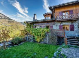 Magnifique chalet authentique au cœur des 3 vallées，位于谷雪维尔的木屋