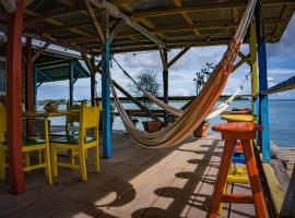 Hostal On The Sea，位于博卡斯德尔托罗的酒店