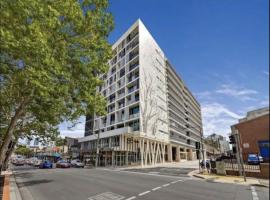 Broad Land Premium Apartments Chatswood Sydney，位于悉尼康科尔斯文化中心附近的酒店