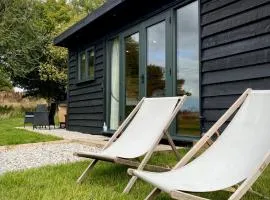 Robin's Nest (Top Cabin)